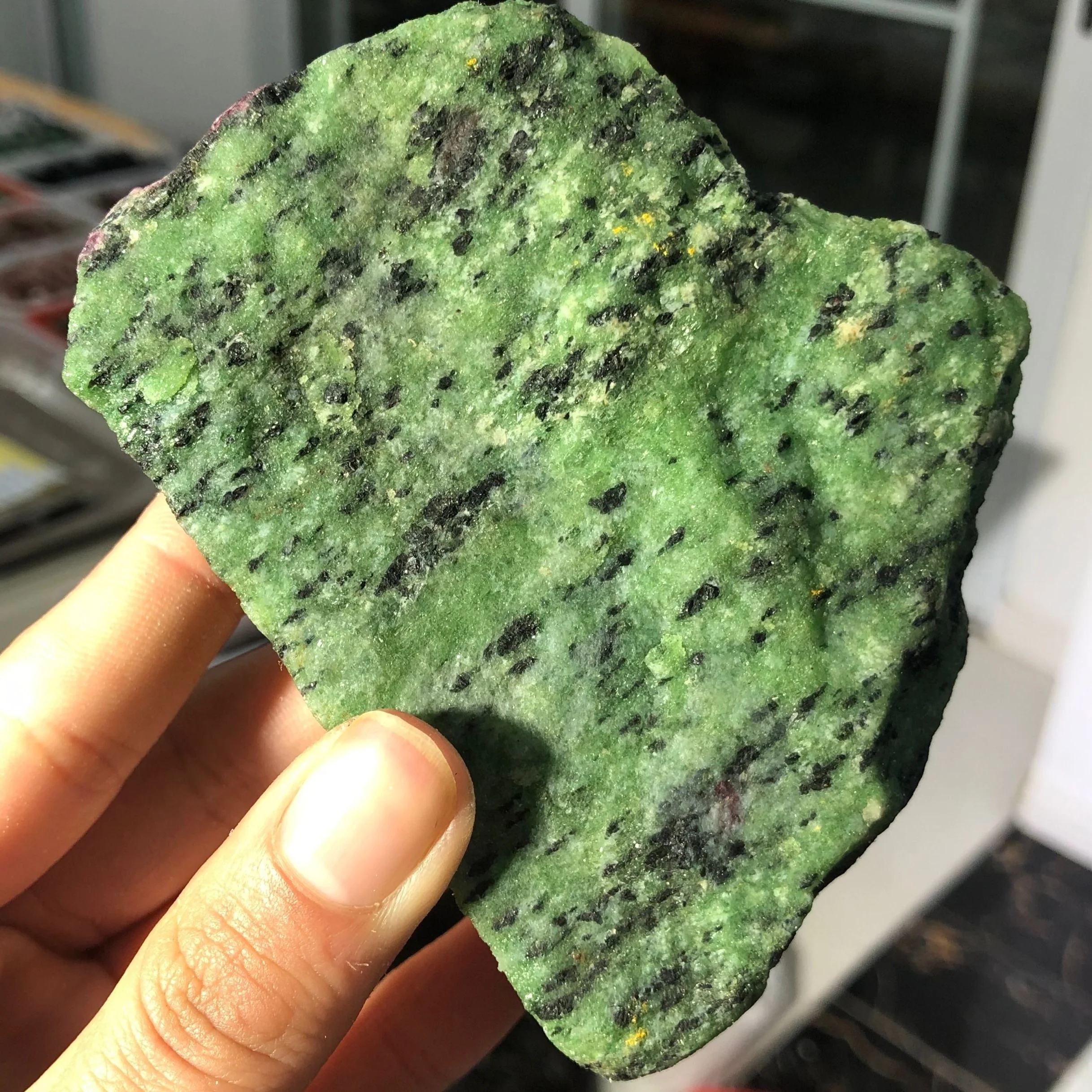 Hot Sale Natural Crystal Rock Raw Quartz Mineral Specimens Ruby Zoisite Healing Crystal