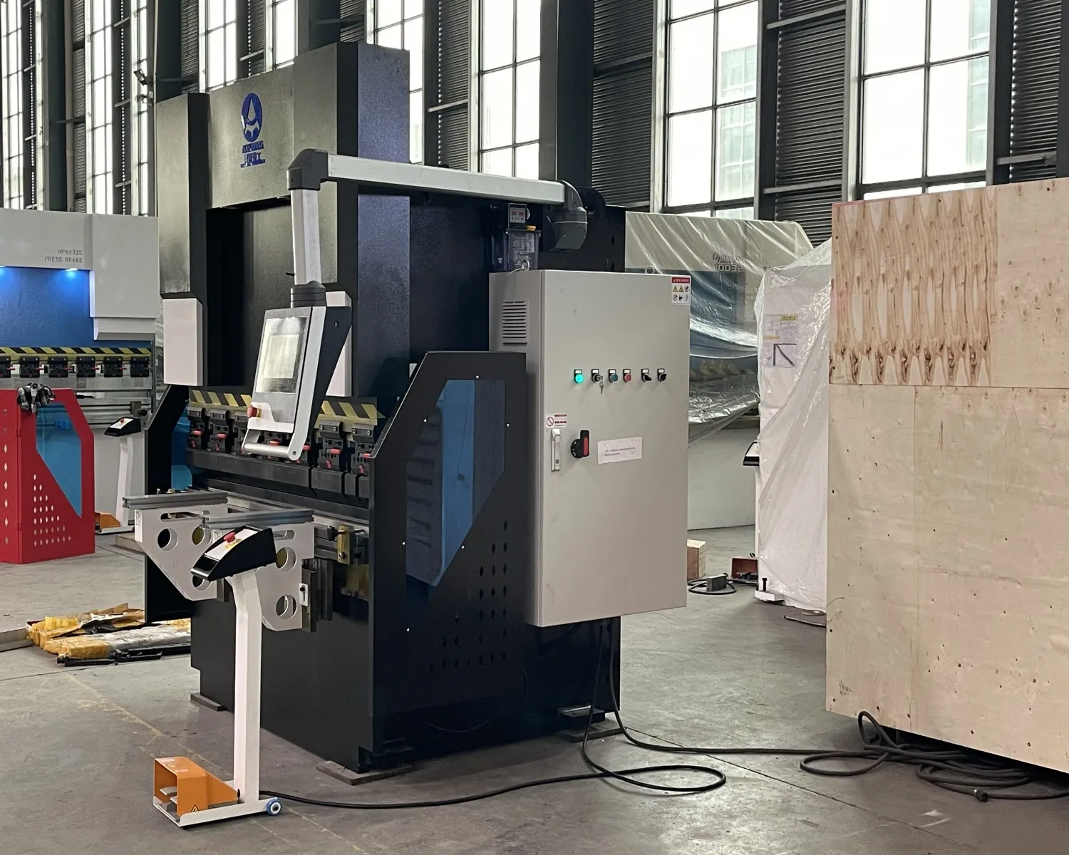 DA53T controller 4 Axis plate steel sheet brake press small folding machine