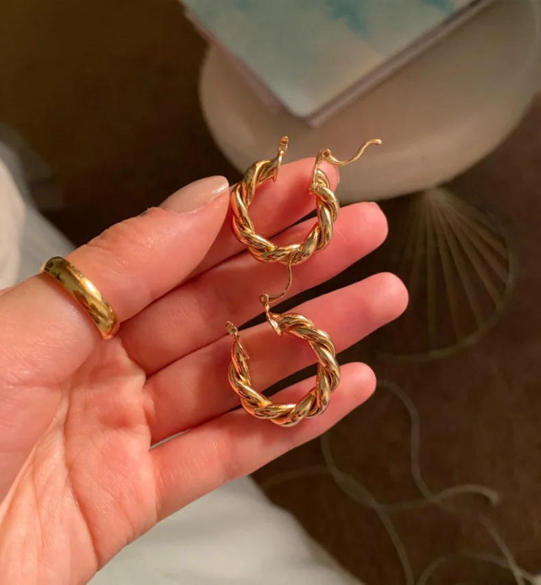 18k gold plated jewelry C shape earrings gold twist hoop earrings for women 2021 wholesale