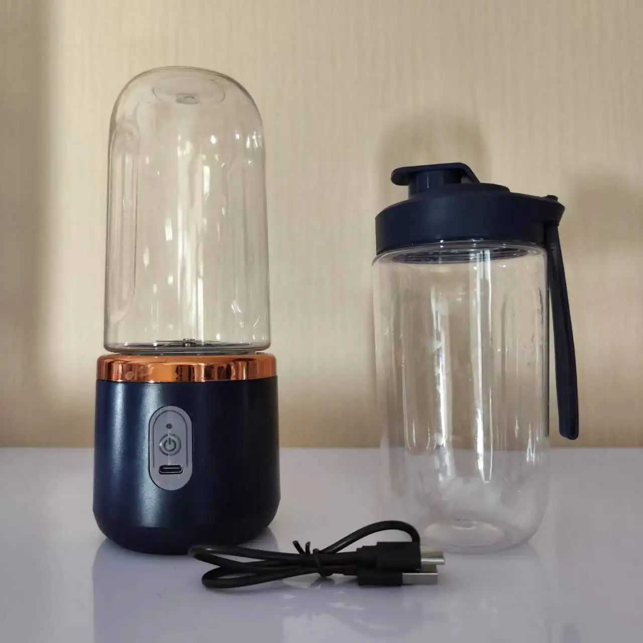 High Quality Mini Portable USB Electric Fruit Juicer Kitchen Space-Saving Blender Rechargeable Blades Travel Cup Mixer Popular