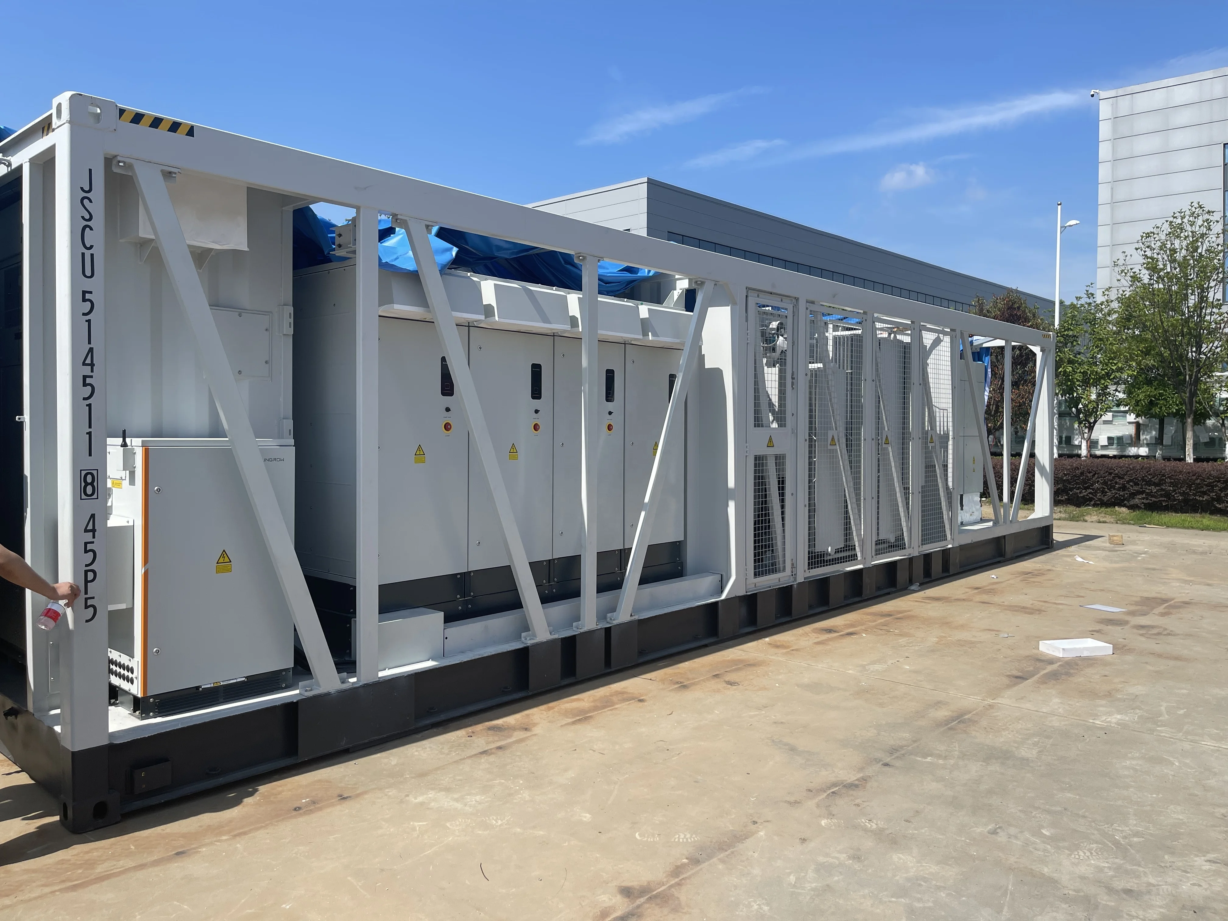 Hybrid inverter 3300KW 4400KW photovoltaic modular inverter DC 1500V system integrated medium voltage transformer solar inverter