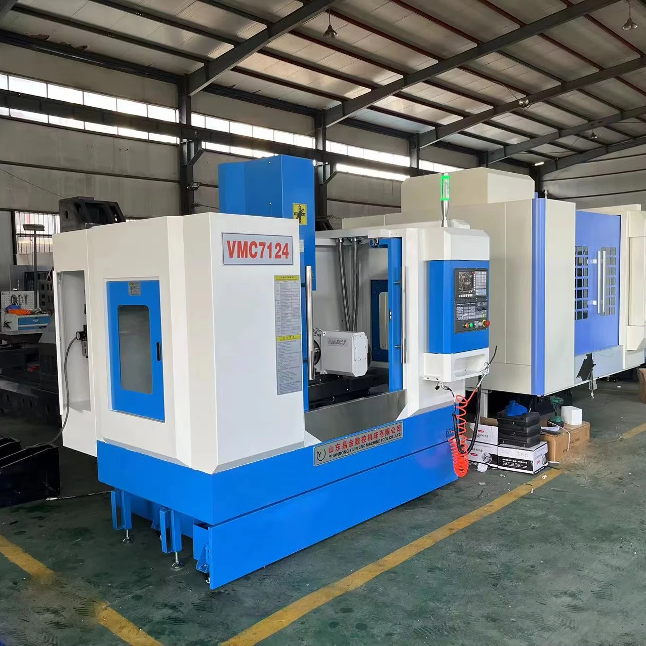 High quality and durable VMC7124 mini CNC vertical machining center CNC vertical milling machine
