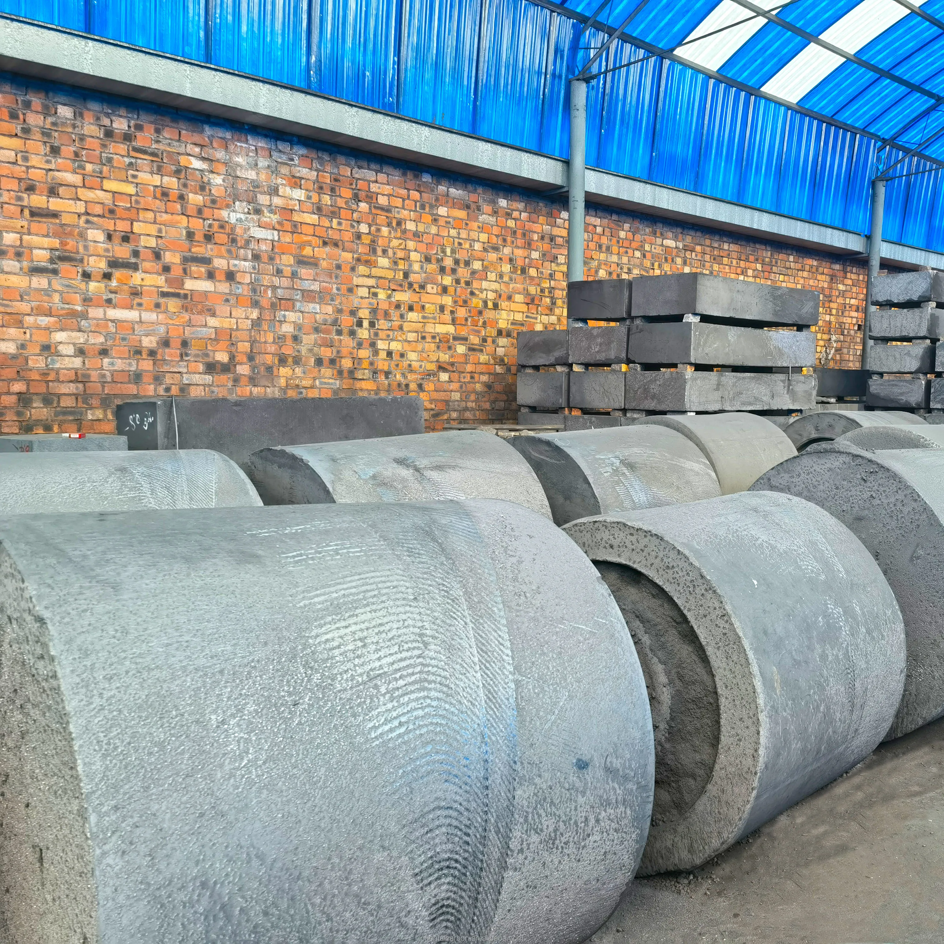 Изостатический графитовый блок высокой плотности 1600*600*350 мм с высокой твердостью