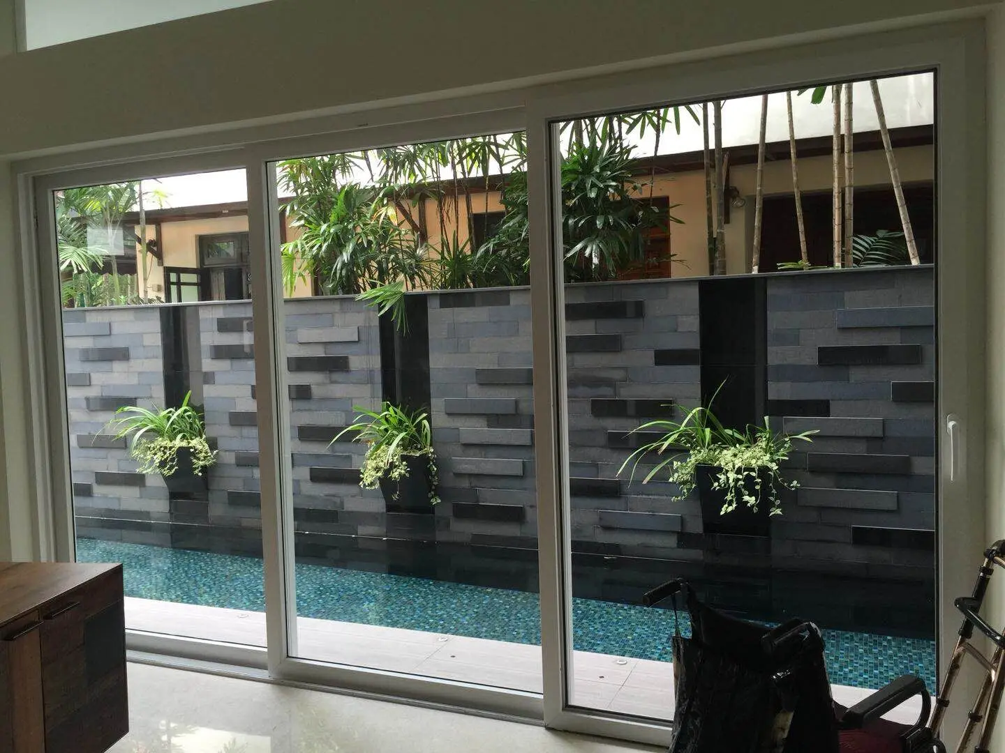 3- track customized size PVC/UPVC sliding closet door for apartment