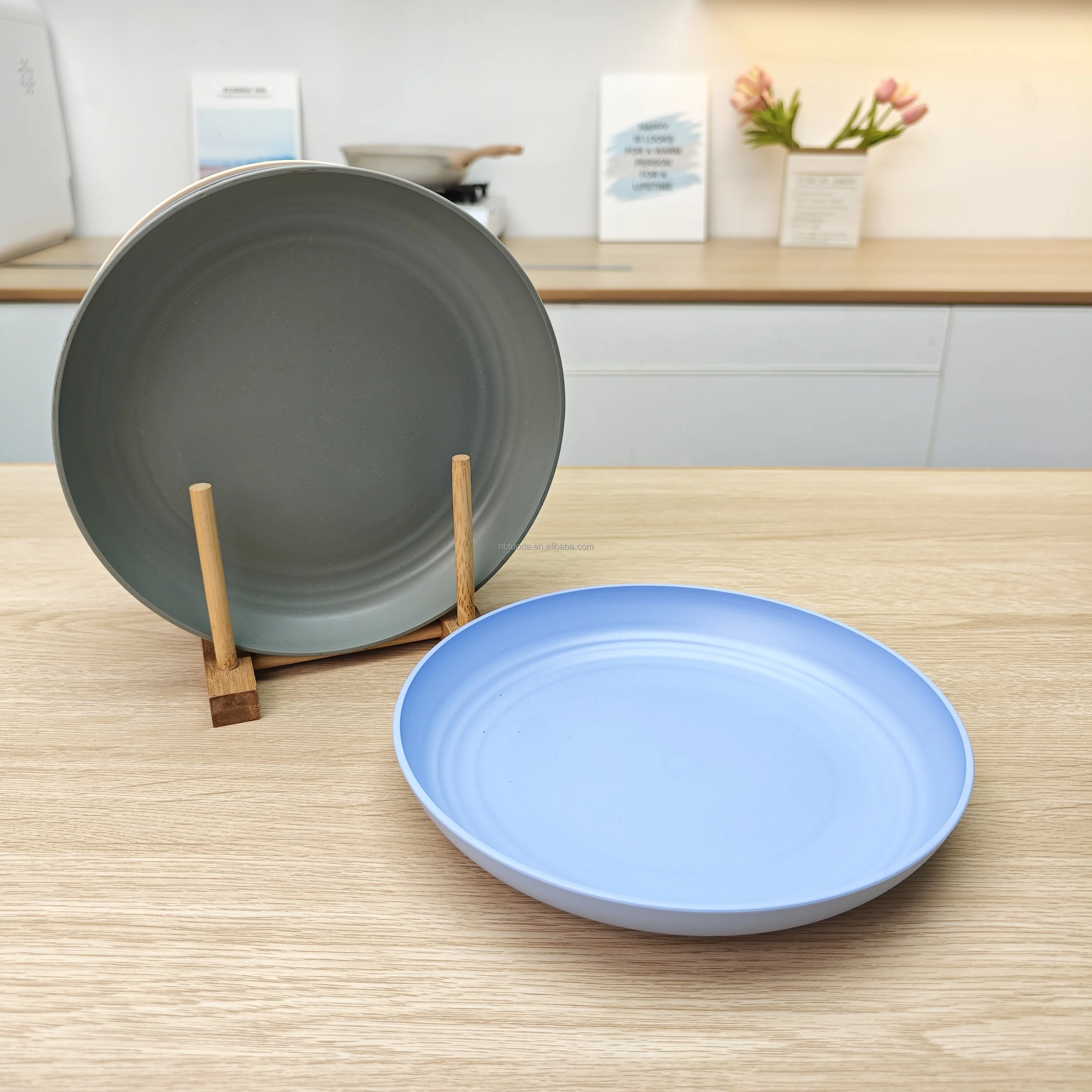 BPA free Dishwasher & Microwave Safe Wheat Straw Dinnerware Sets 12-Piece Lightweight Plastic Tableware Set Service for 4