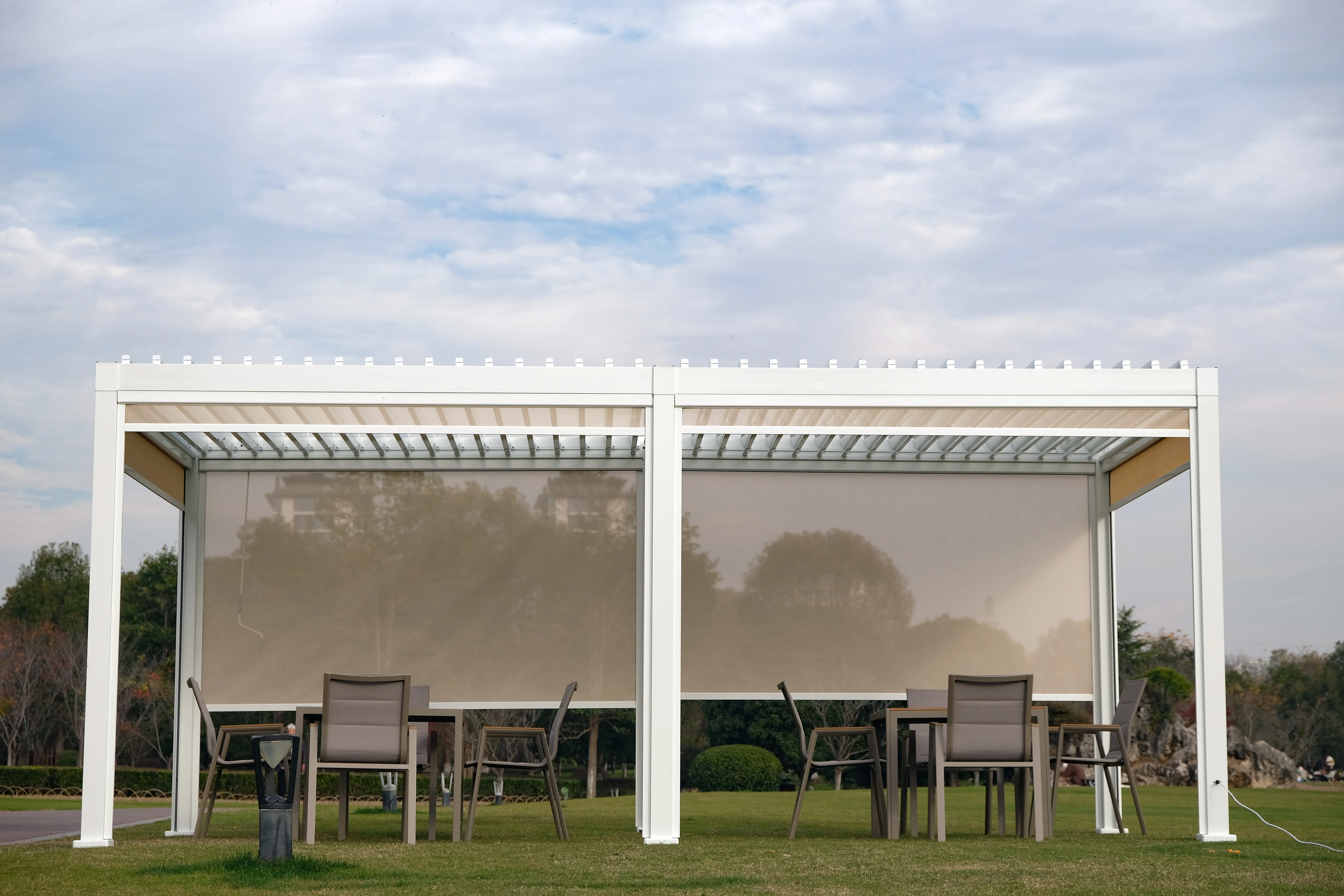 2024 Hot Sale Garden Gazebo Pavilion Manual Opening Waterproof Pergola Aluminium Outdoor Pergola With Handle Crank