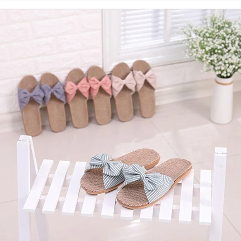 Новинка 2021 года; Дизайнерские женские тапочки в полоску с бантом для девочек