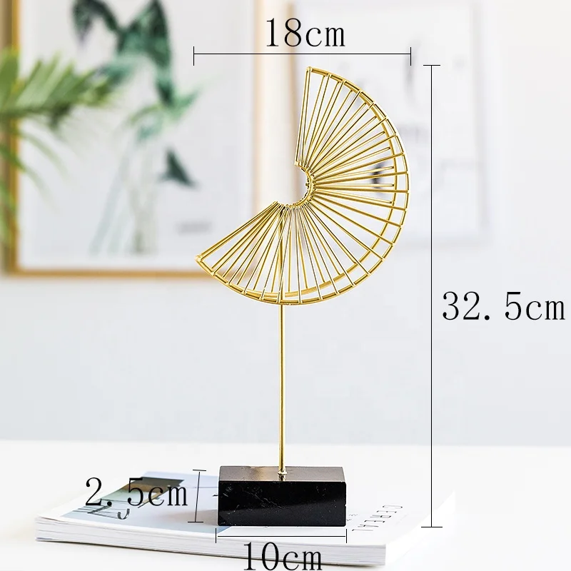 Luxury Iron Wire Unique design Metal Home Tabletop Decoration with Marble Stand for Christmas and Festival