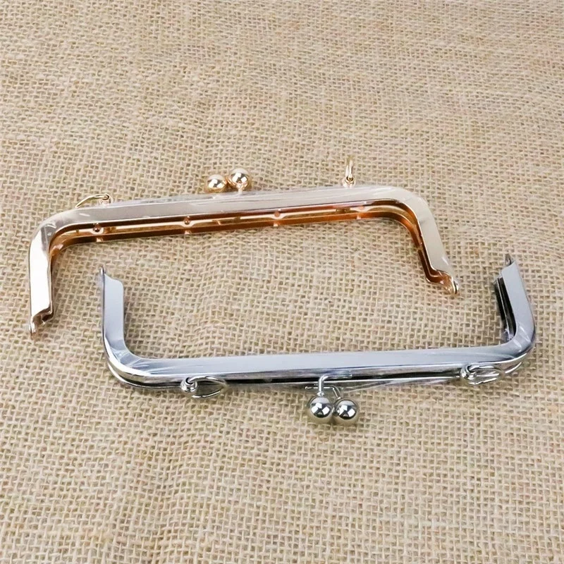 Factory direct sale kiss lock ball clasp metal wallet frame with screw D ring chain link loop metal frame for shoulder handbag
