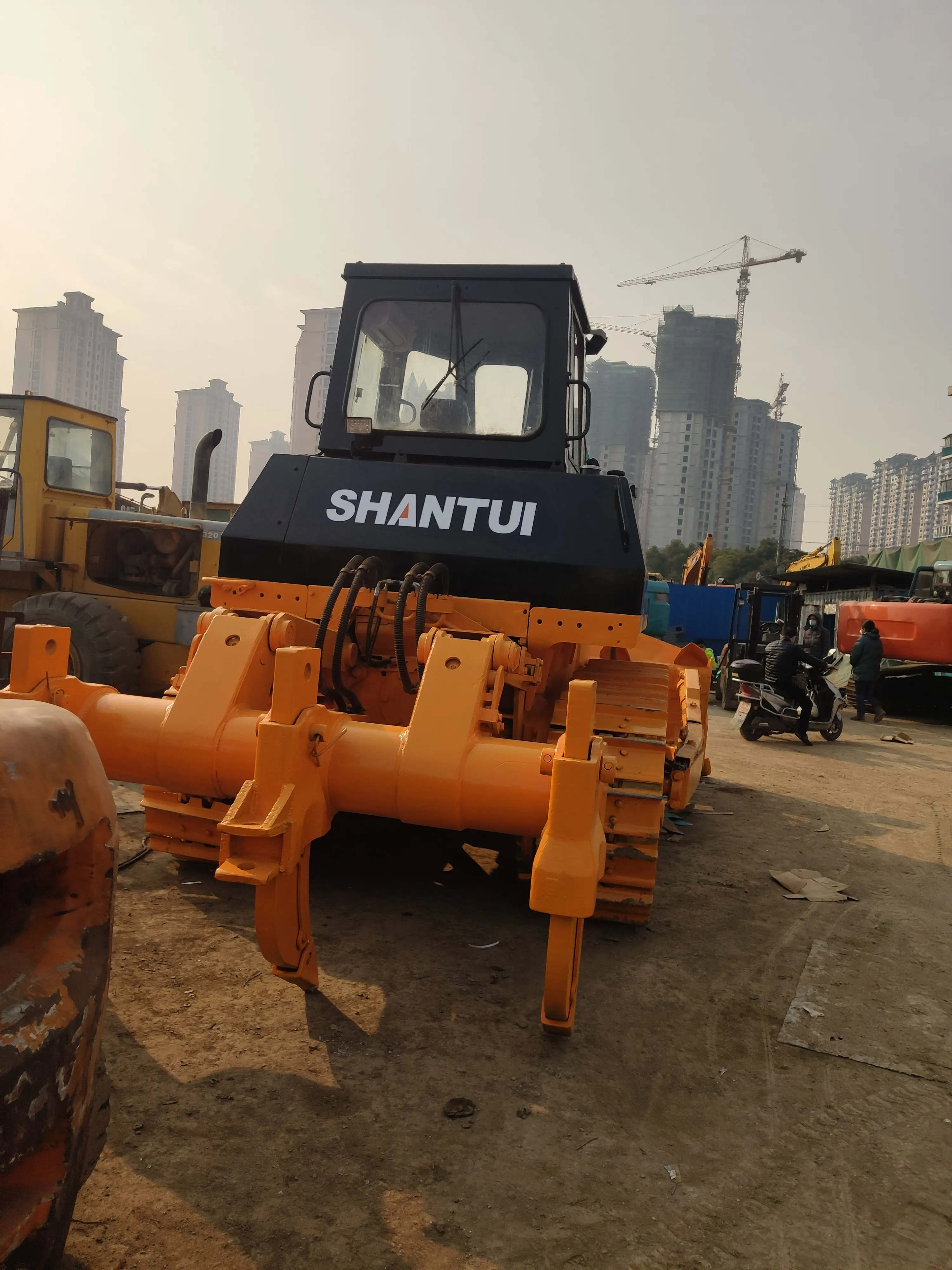 Бульдозер Shantui SD16 SD22 SD32 SD42 SD52 SD90 по конкурентоспособной цене