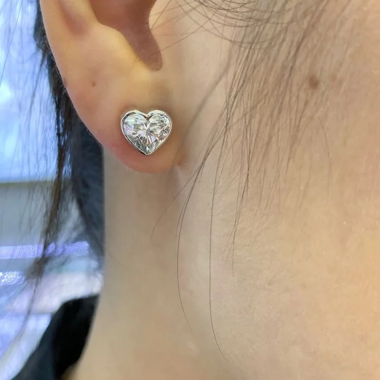 Ruyi Vintage Gold Heart Earrings White 3ctw Diamond Heart Earrings for Women Graduation Birthday Party Prom Jewelry Set