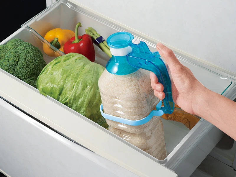 Kitchen useful goods plastic unique drink bottle handle for sale