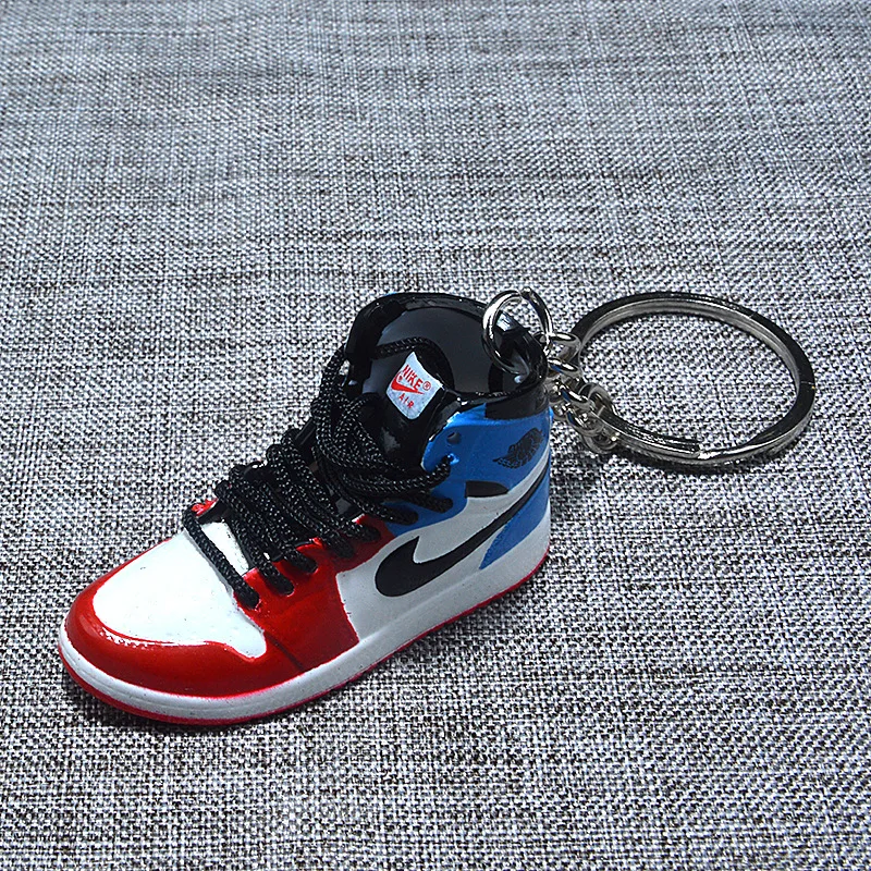 wholesale popular custom cute 3d sneaker shoe keychain mini jordan shoes sneaker and box keychain