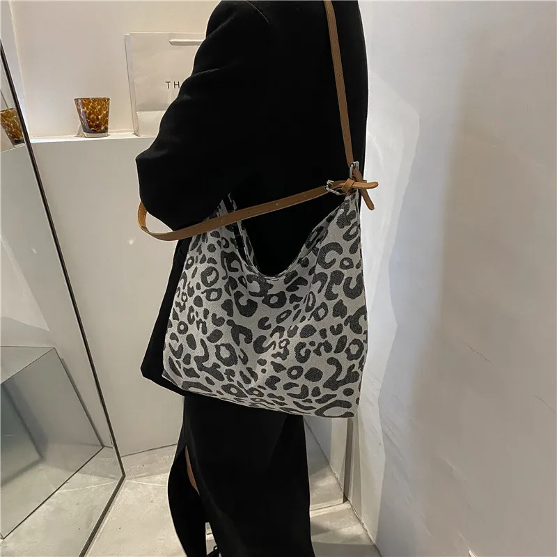 Leopard Print Large Capacity Large Bag Female 2022 New Trendy Net Red Retro Single Shoulder Underarm Bag Wholesale Tote Message