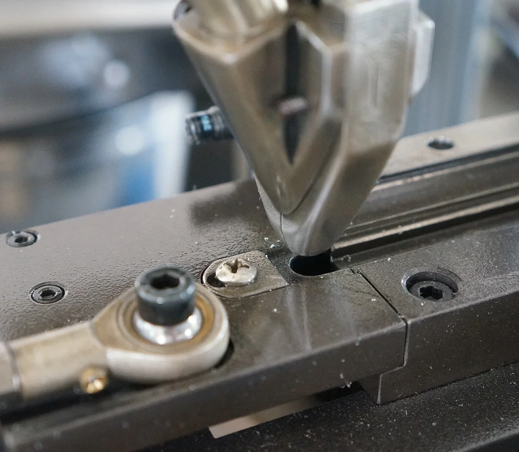 Hight productivity Metal parts auto feed screwdriver machine for hardware assembly