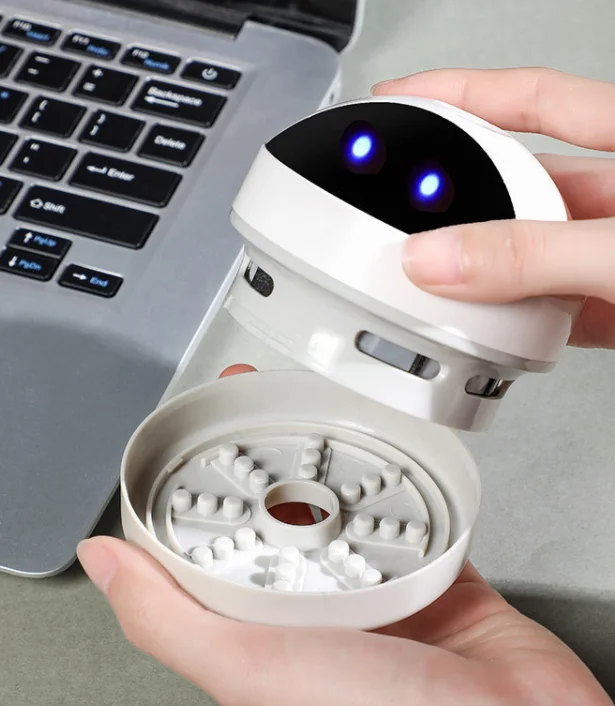UBS Rechargeable cute robot shape Strong Suction Mini Desktop Vacuum Cleaner