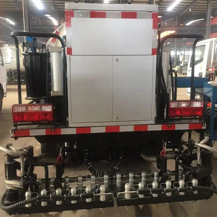 Safe and Reliable Truck and Special Truck for the Asphalt Distributor Truck with 6-16cbm Tank Capacity for Hot Sale