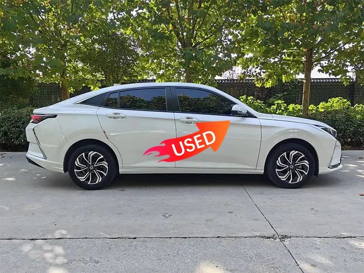 Low price sale Dongfeng Yixuan gas second hand car 2021 high speed 4 wheel cheap used gasoline car in dubai