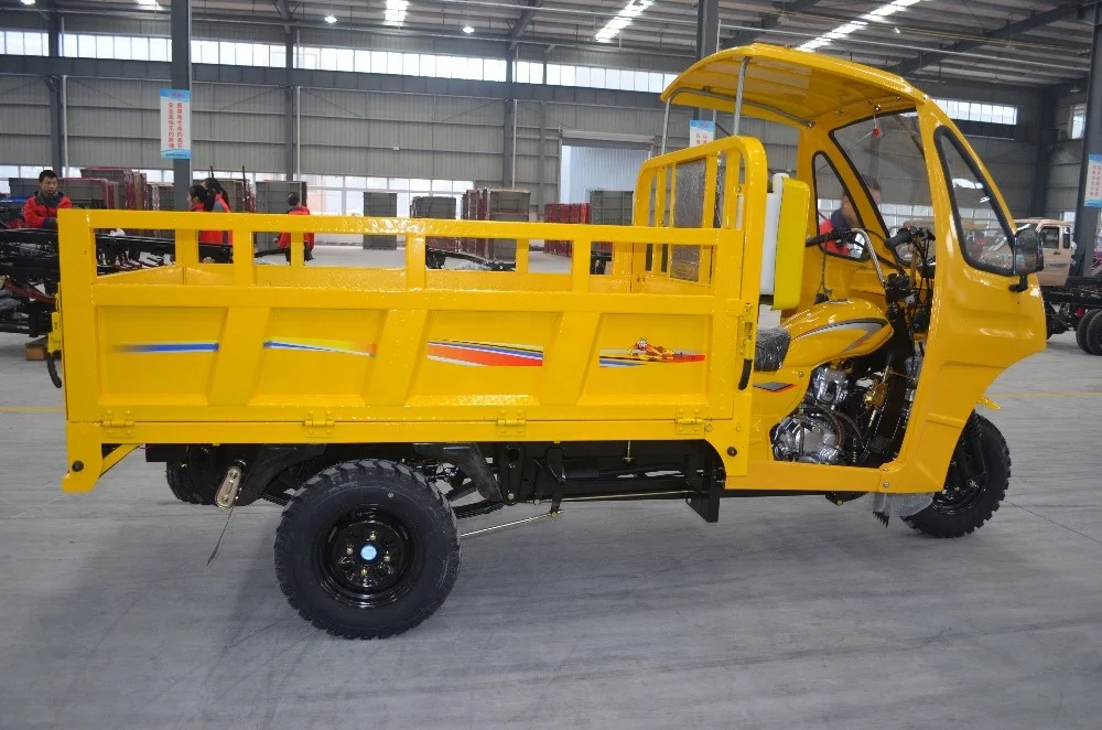 200CC motorized gas powered cargo tricycle/van cargo tricycle/scooter with semi-closed cabin for adult
