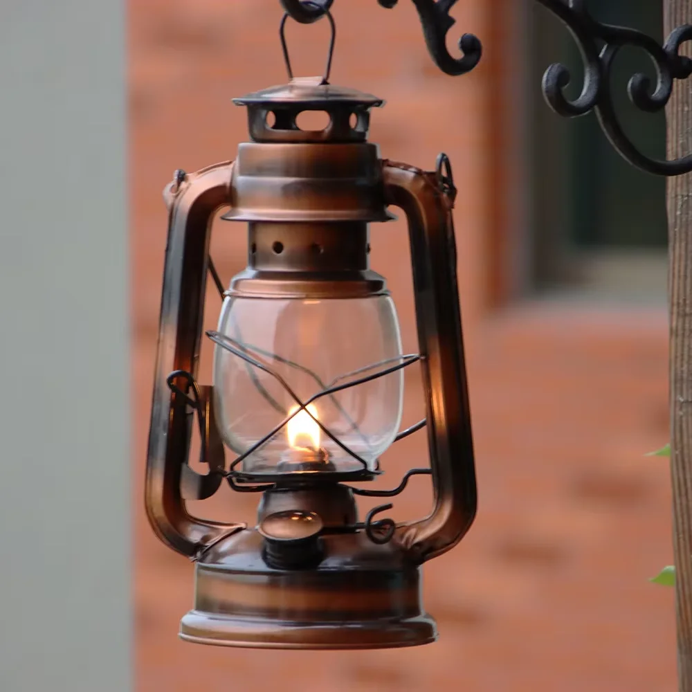 Classic top selling Retro Kerosene Lamp Portable Outdoor Camping Lamp Metal Camping Lamp Glass Lantern Creative Home Decoration