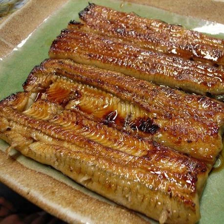 Жареный угорь Unagi Kabayaki-Eel, смоченный в соевом соусе