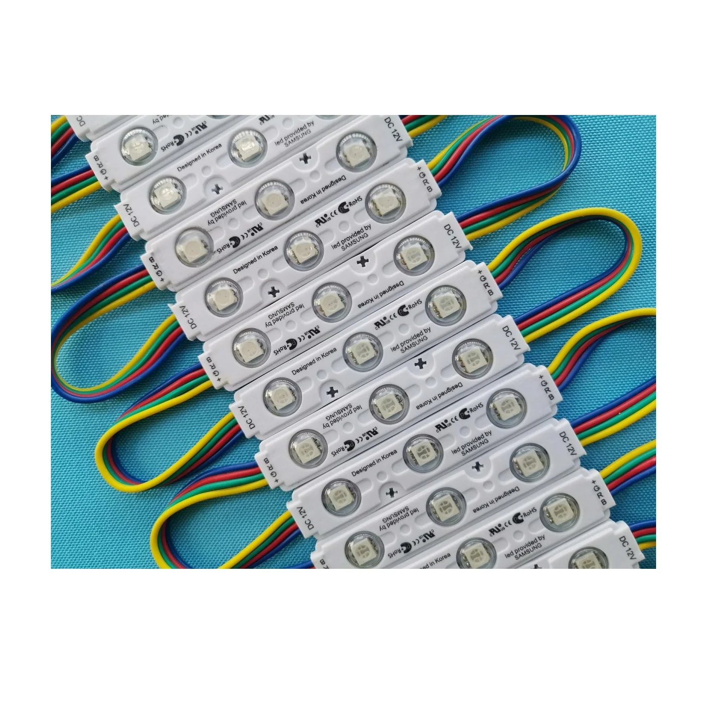 Инъекционный с объективом RGB светодиодный модуль SMD 5050 Водонепроницаемый светодиодный рекламный световой модуль DC12V 75 мм * 15 мм * 5 мм готов к отправке
