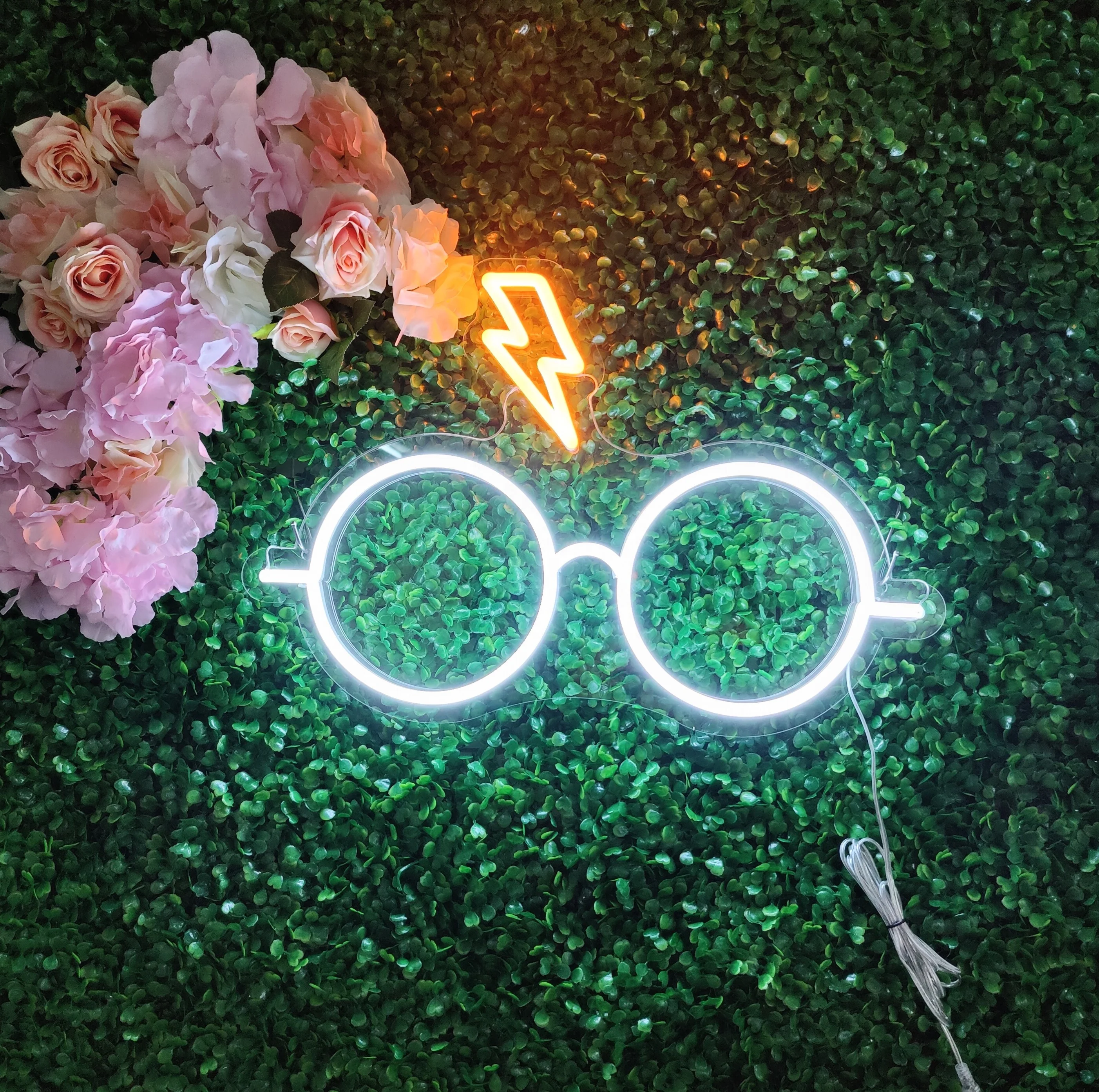 Koncept Custom Acrylic Neon Sign Custom Babe You Look so Cool Light Neon Sign