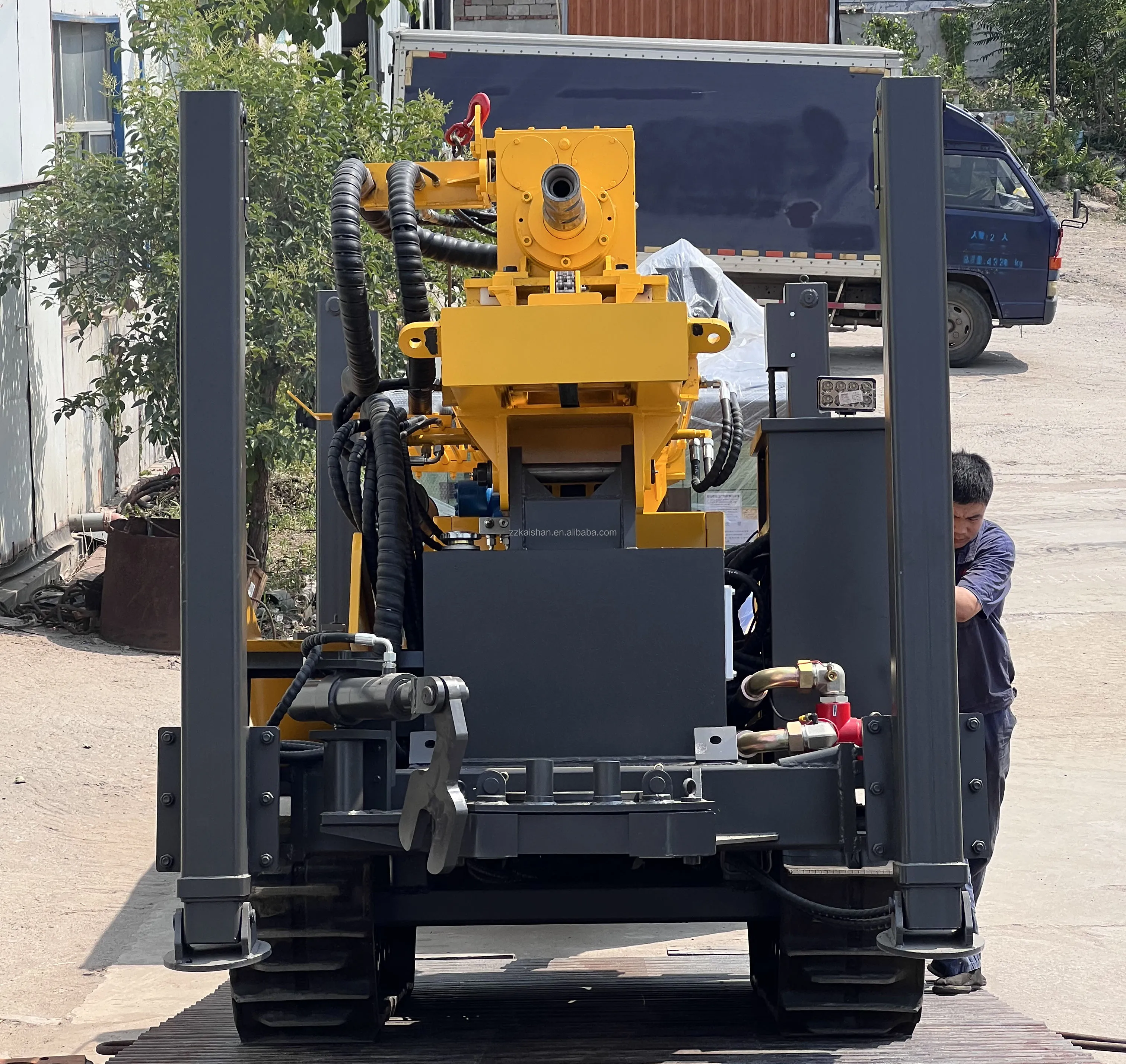 Factory direct kw200 200m Depth borehole DTH diesel hydraulic Drilling Rig Water Well drilling rig