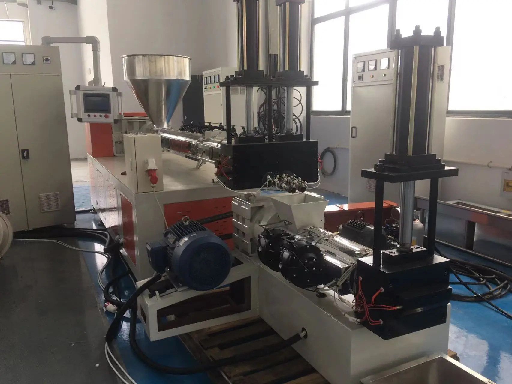 professional manufacturer for Multi-function conical twin screw extruder