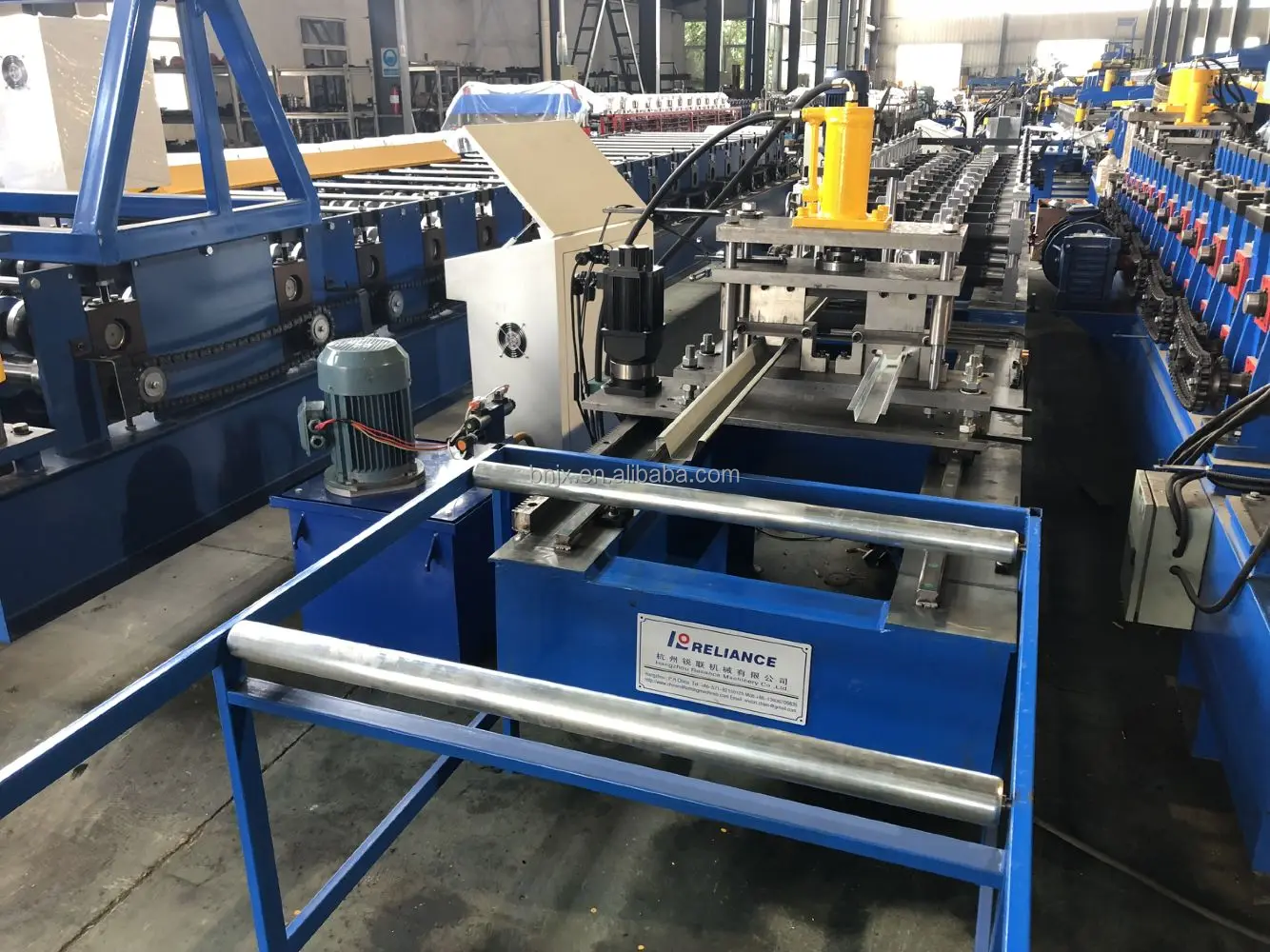 Double sides automatic stud chamfering machine for stainless steel stud bolt