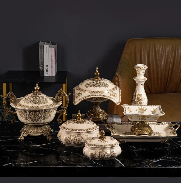 China Manufacture Handmade Kazakhstan Home decor  Luxury Gold Flower Pattern High Base Ceramic Plate