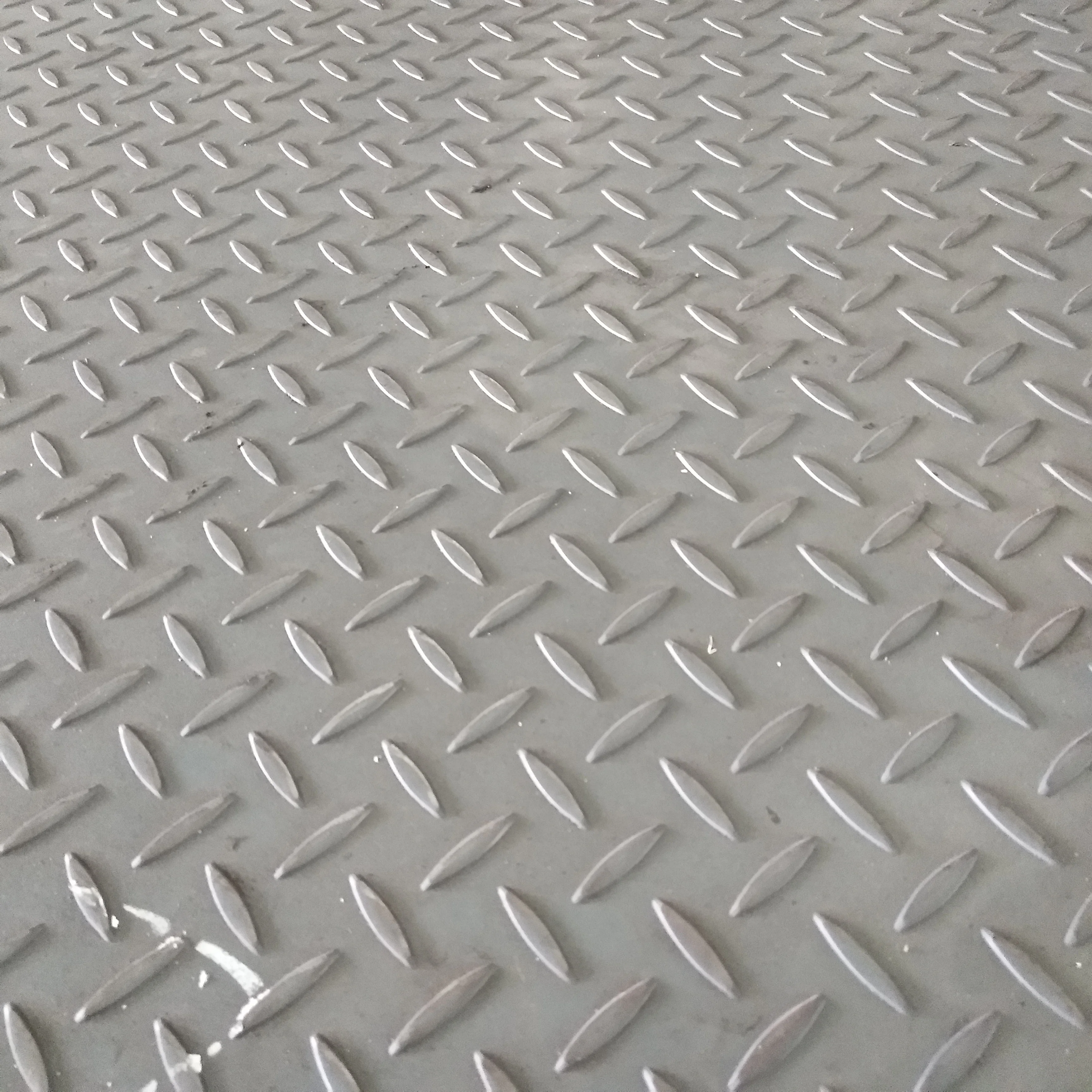 ASTM A36 Hot Rolled Steel Galvanized checkered Carbon Steel Sheet/plate chequered coil for steel products manufacturers