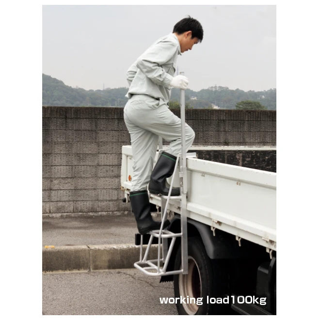 Wide steps extendable grab bars folded aluminum tailgate telescopic ladder for car