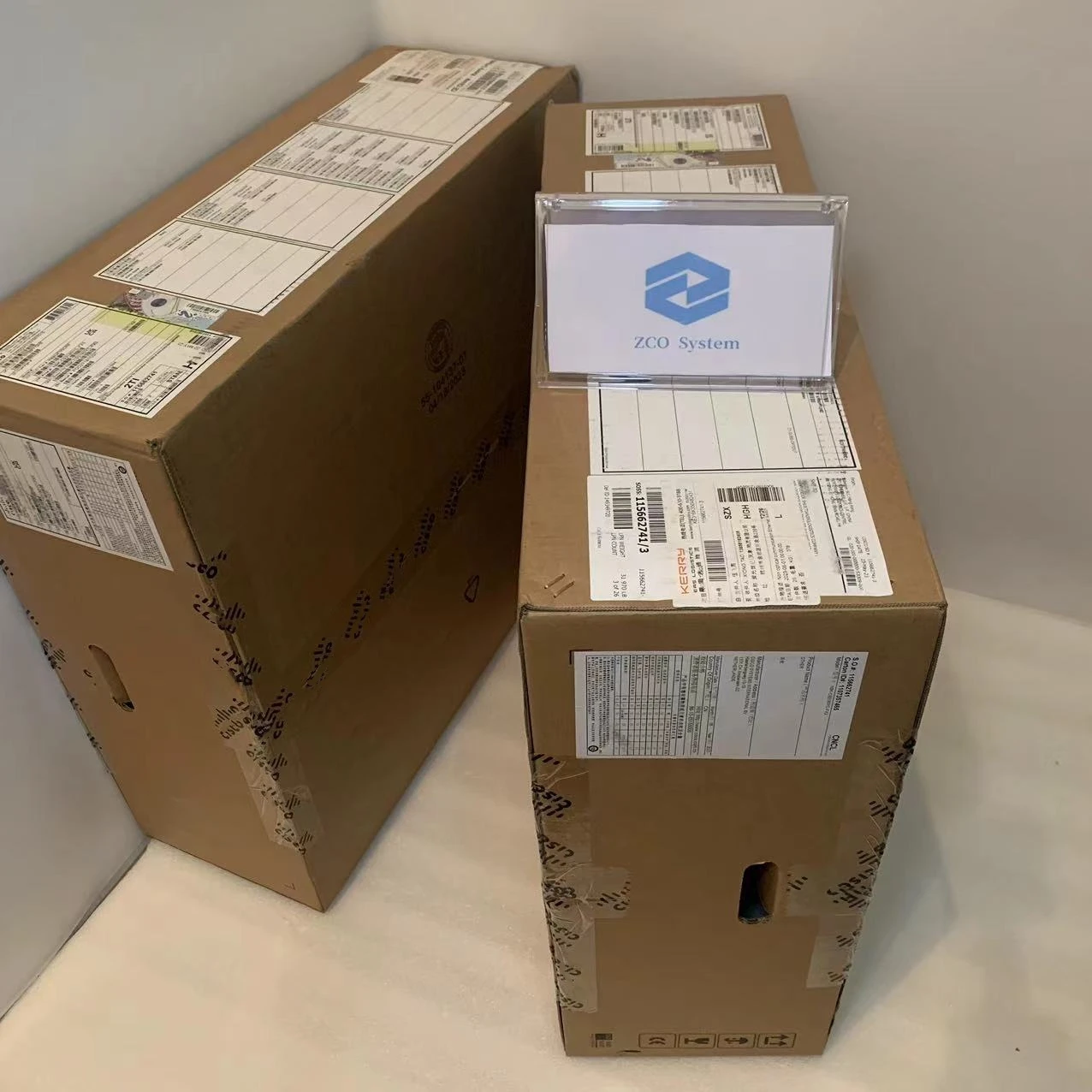 New Original C9500-48Y4C-E 9500 48-port x 1/10/25G + 4-port 40/100G switch