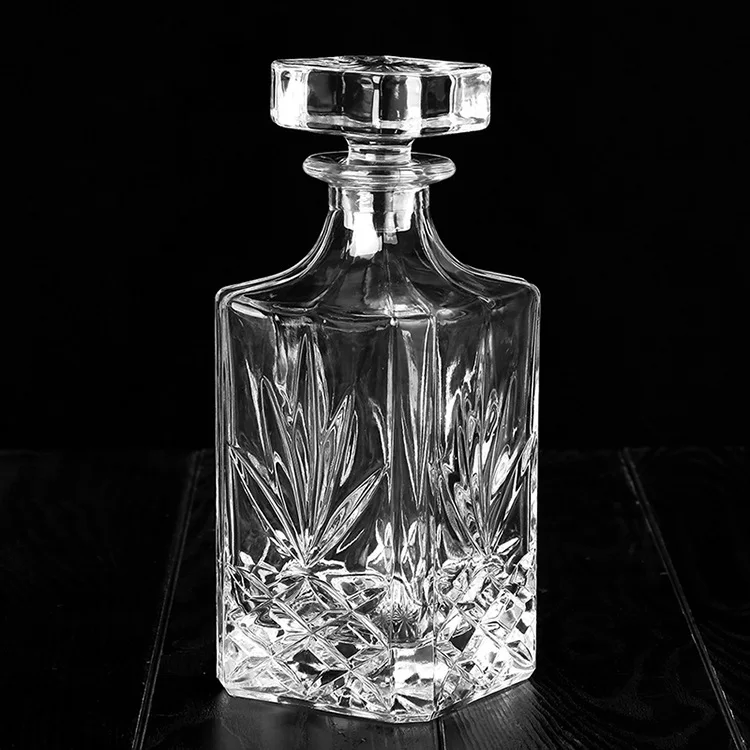 
Square 700ml 26oz Crystal glass Whiskey Decanter with Glass Stopper 