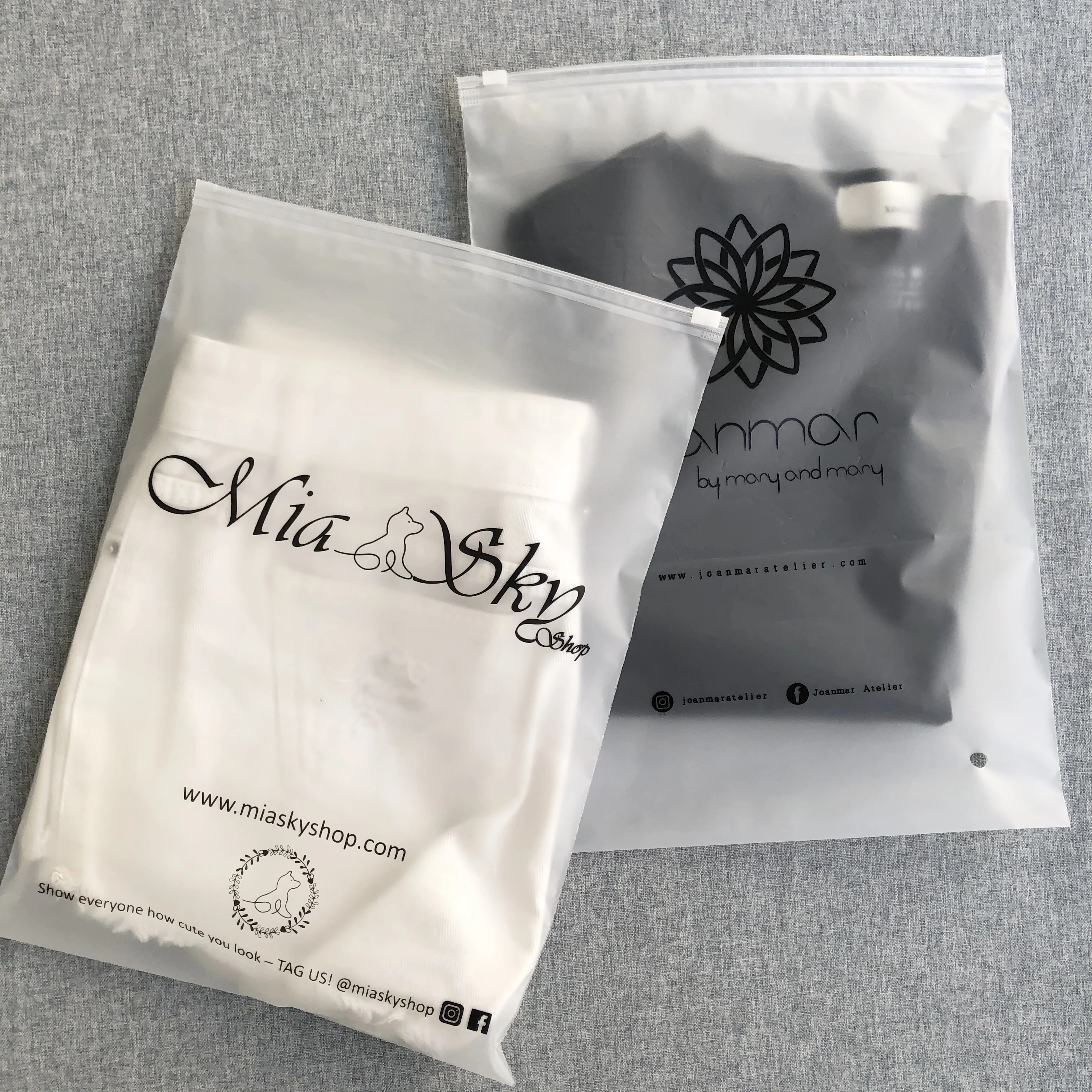 Custom Printed Plastic Underwear T-shirt Packaging Ziplock Bag,Frosted Poly Zipper Bag with Logo,Clothing Zip Lock Ziplock Bag