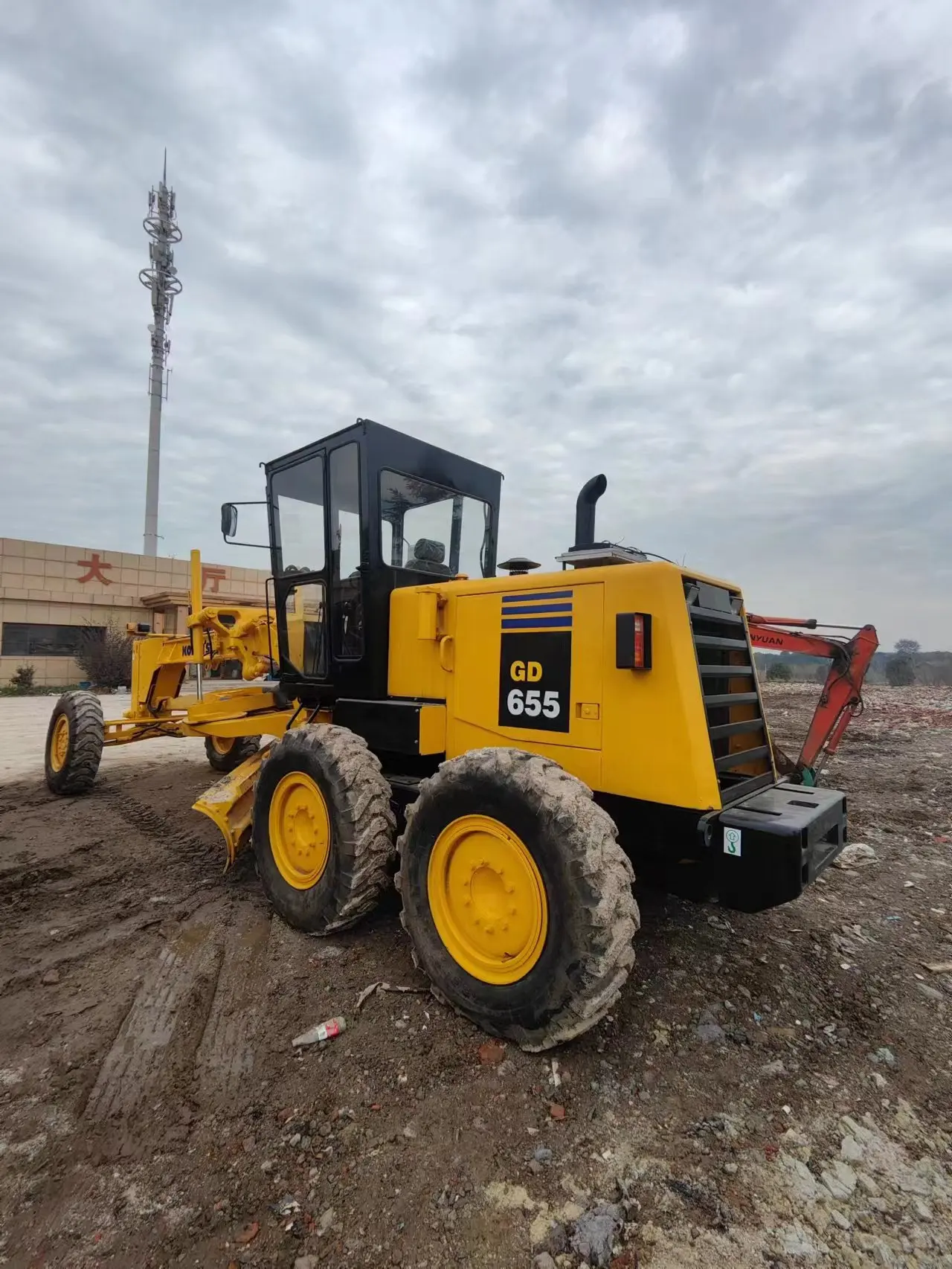 Original Komatsu gd655 grader  Heavy Machinery Second Hand  komatsu  gd655  With Low Working hours For Sale