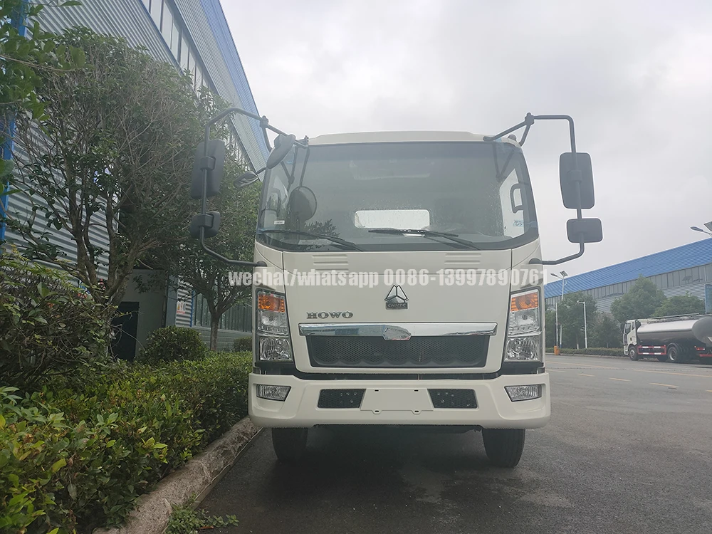 CLW Milk Tank Truck Manufacturer Sale SINOTRUCK HOWO 8000liters Stainless Steel Milk Tanker Truck /Milk Delivery Truck