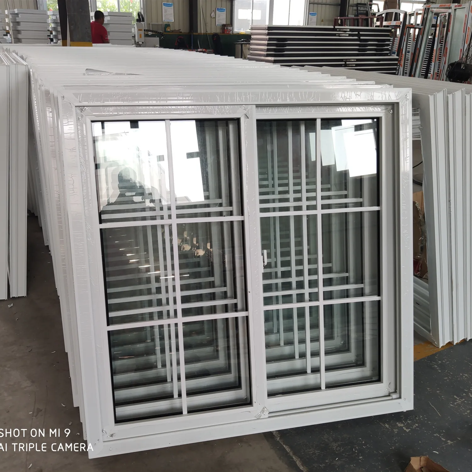 China factory price ventanas de pvc double glazing window with decorative grill for home