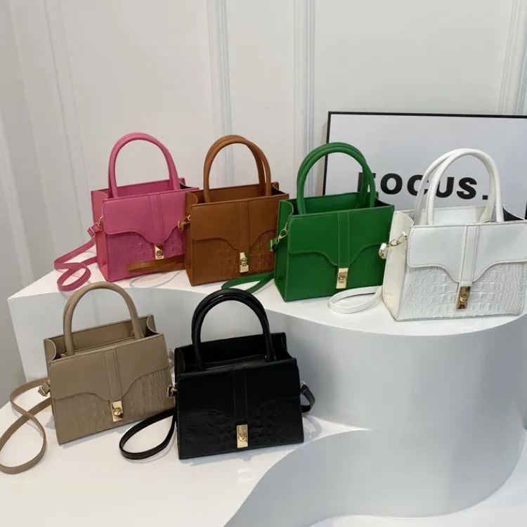 Hot Selling Korean Version Of The Lock Buckle Small Bag Woman Handbag 2024 New Crossbody Bag Small Square Bag For Female