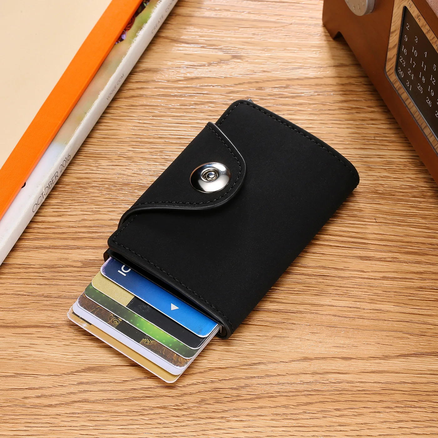 Custom Logo Retro RFID Blocking PU Leather Card Holder Wallet Front Pocket Purse For Women Men Multi-Color To Choose