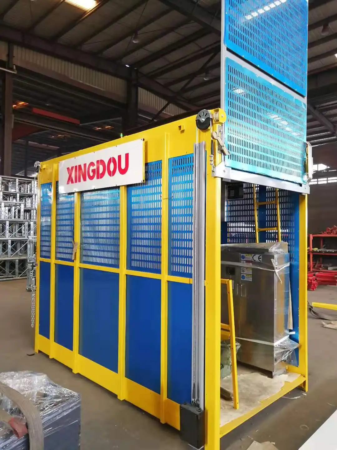 China Factory Price Building Construction Elevator Man Lift with CE