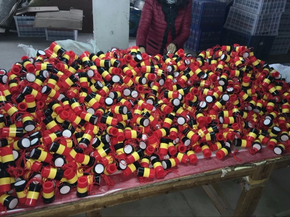 WM 2022 Бельгия Спорт Футбол фанат Рог бельгийский агрессивный рог футбол