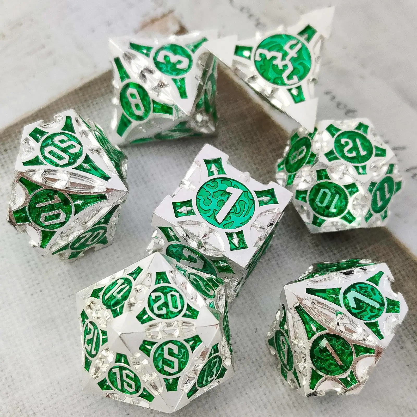 DND manufacturers custom D20 RPG Game Dungeons & Dragons sharp edge scale Dice Accessories promotion Polyhedral Metal Dice Set