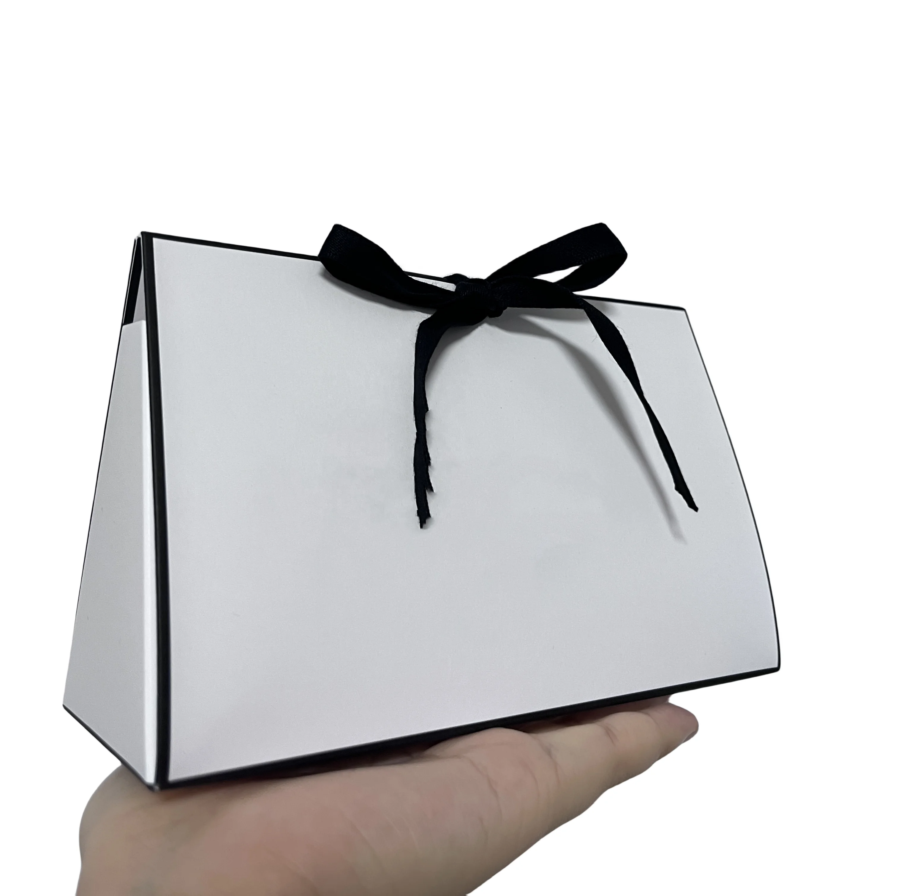 Skincare cream packaging bags new design paper bags luxury gift packing bags for perfume