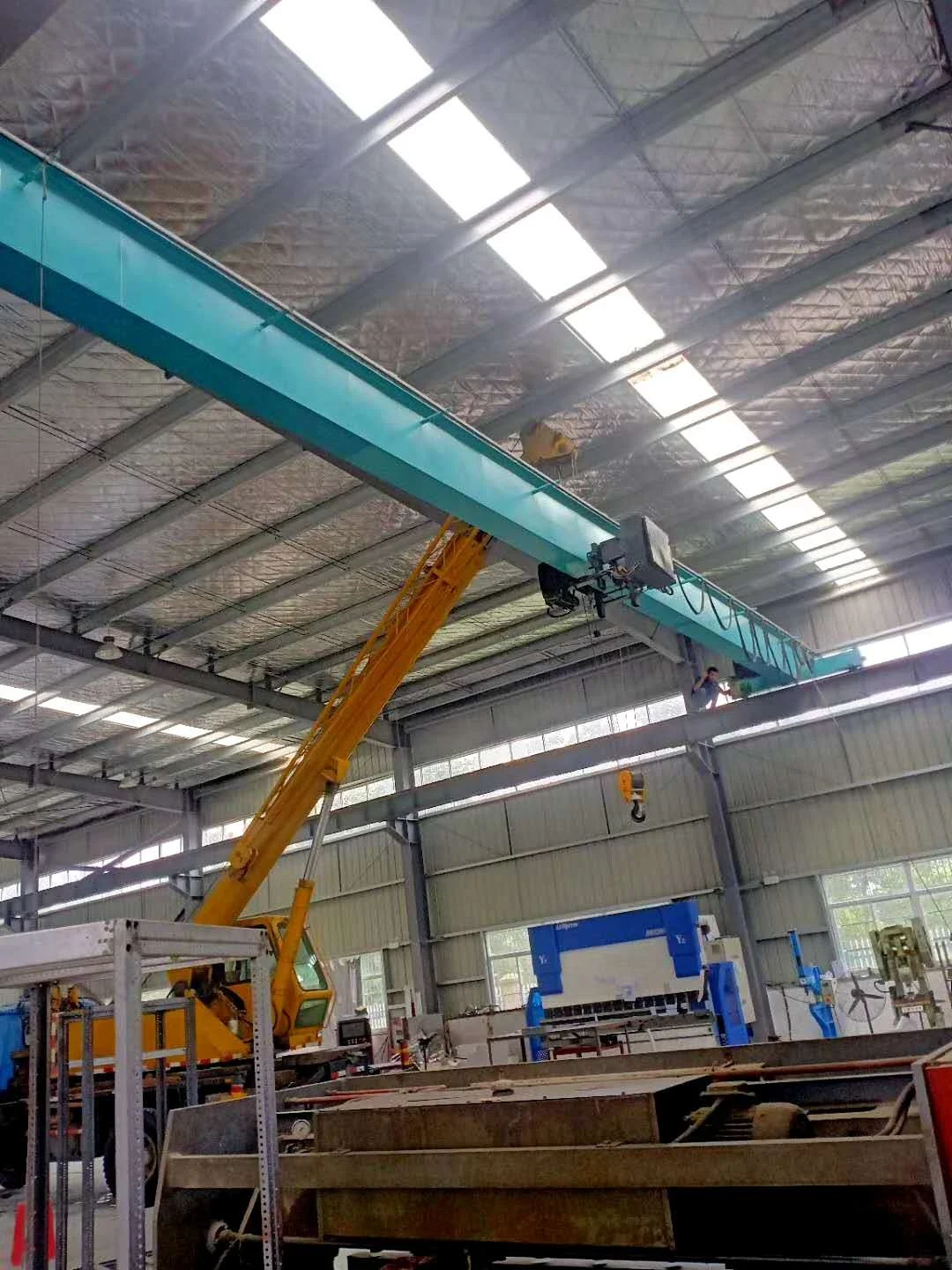 customized size 5ton 10ton 20ton single girder remote control overhead crane bridge crane with electric hoist for sale