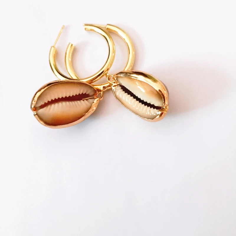 
Bohemian Natural Conch Shell Drop Earrings Minimalist Seashell Brass Gold Plated Hoop Earring 