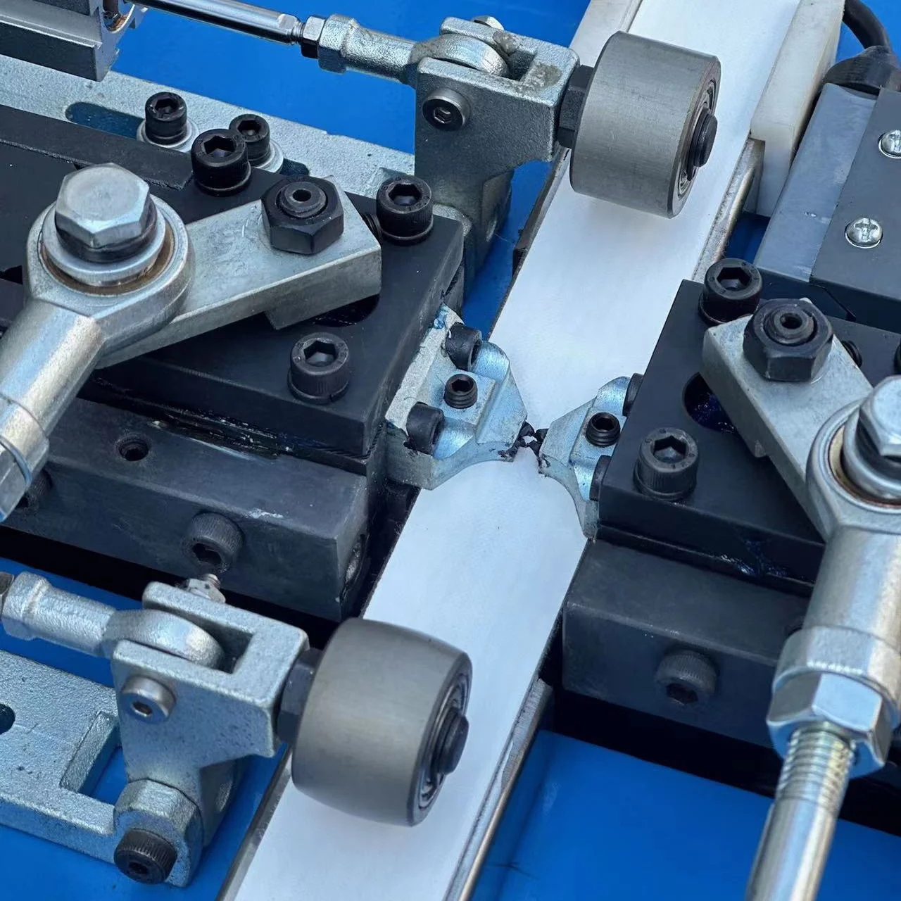 Butyl Coating Extruder Machine Insulating Glass Butyl Rubber Extruding Butyl Sealant Coating Machine