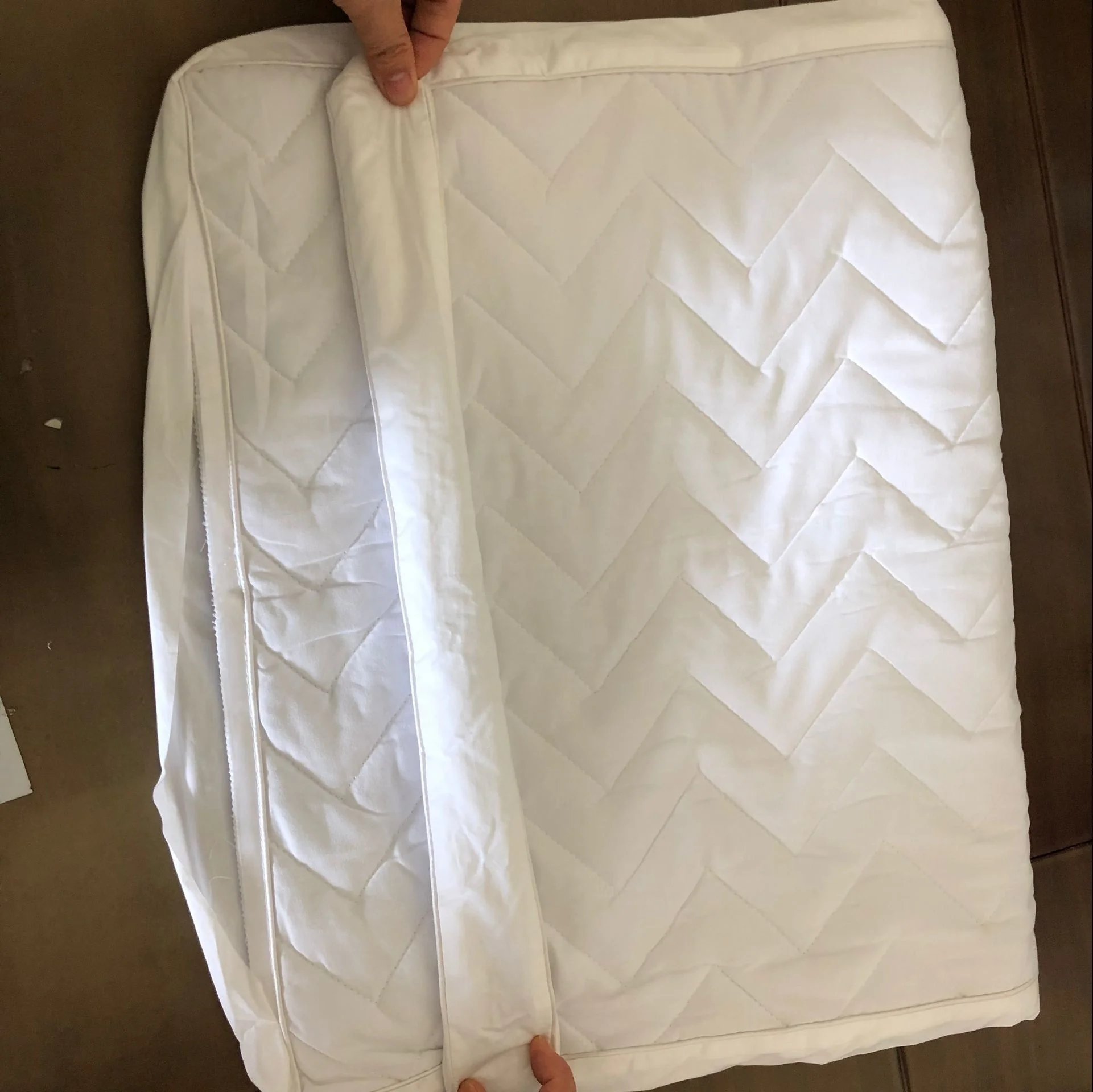 Allergen quilted waterproof  zippered pillow protector