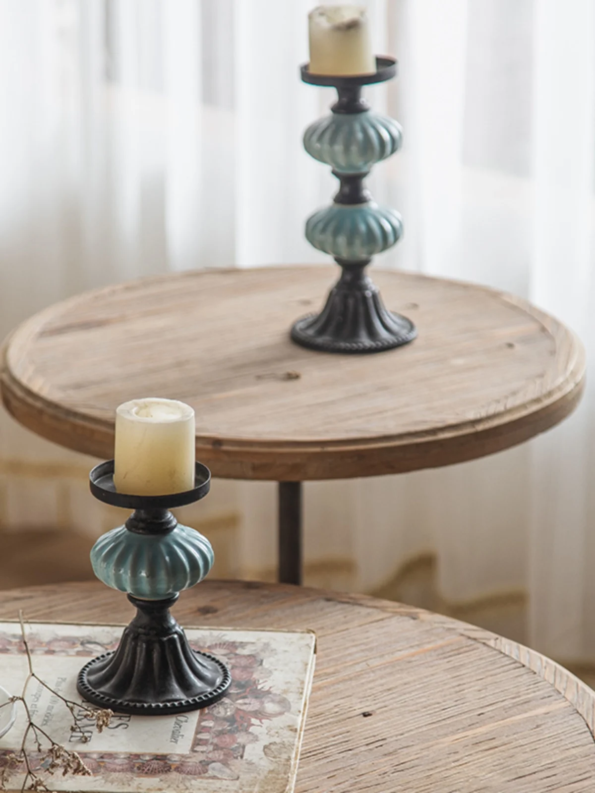 American style retro hollow small round table, homestay, coffee shop decoration, side table, living room, storage table